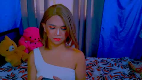 Snapshot of barbieee_hot chatting on May 27, 11:02 pm Barbie online show from May 27, 11:02 pm