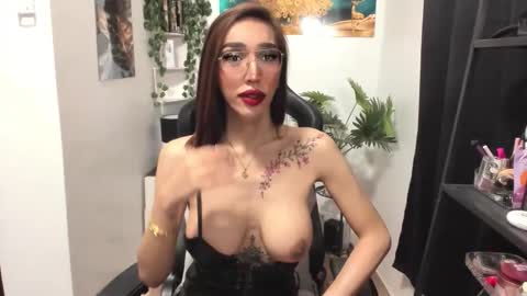 Issa Trap online show from November 24, 6:29 pm