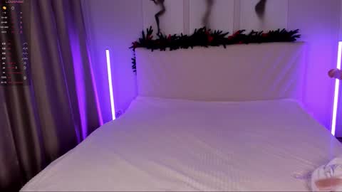  Emma online show from December 15, 8:02 pm