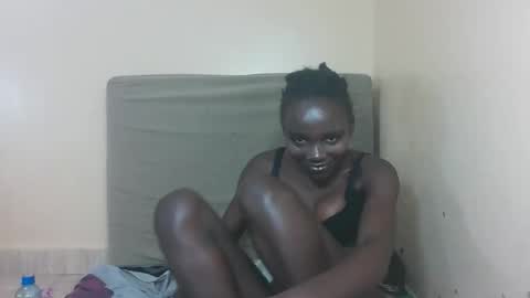 Snapshot of barbies_ebony chatting on December 17, 4:13 pm barbies_ebony online show from December 17, 4:13 pm