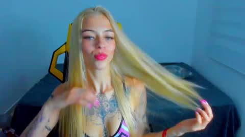 Snapshot of barbiie_5 chatting on March 1, 6:04 am Barbie online show from March 1, 6:04 am