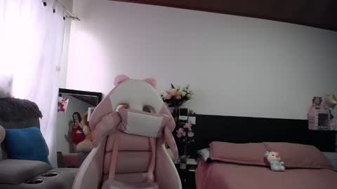 Snapshot of barbysweet1 chatting on March 11, 3:45 pm VALENTINA online show from March 11, 3:45 pm