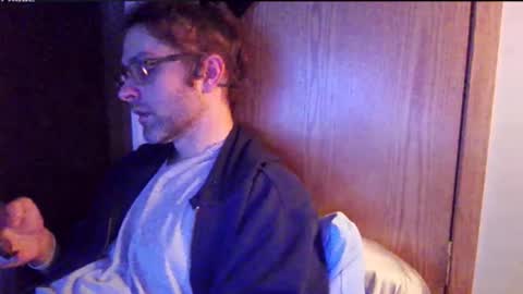 Snapshot of barebearstudio chatting on March 16, 11:36 am barebearstudio online show from March 16, 11:36 am