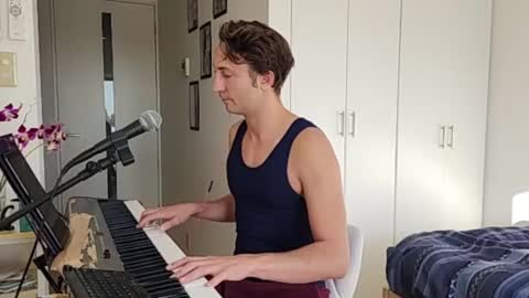 BareBritPianist online show from November 26, 5:41 am