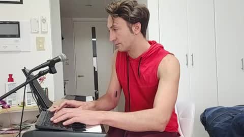 BareBritPianist online show from December 3, 4:31 am