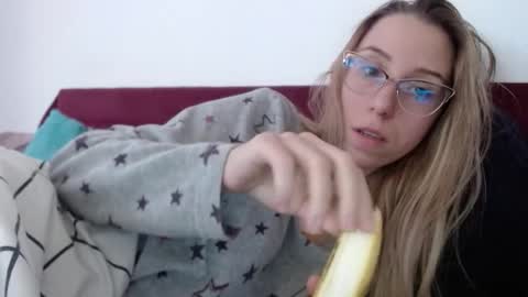Lena online show from March 6, 8:22 am