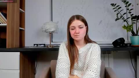 Snapshot of barrieyounkers chatting on December 2, 1:22 am Elise online show from December 2, 1:22 am