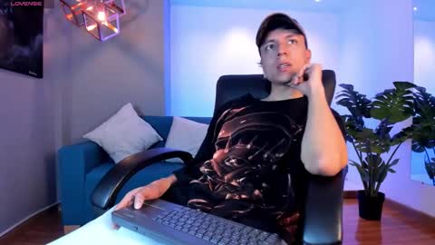 Snapshot of basthiianxxx chatting on November 30, 11:36 am Basthiian online show from November 30, 11:36 am