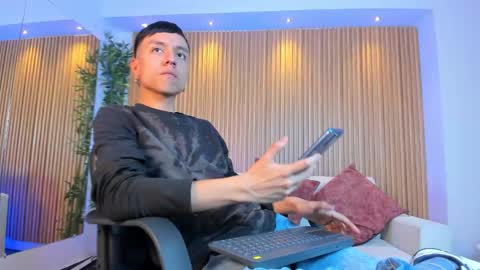 Snapshot of basthiianxxx chatting on December 2, 8:04 pm Basthiian online show from December 2, 8:04 pm