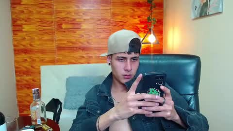 Snapshot of bastiaan_28 chatting on December 4, 9:29 am Bastian online show from December 4, 9:29 am