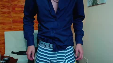 Snapshot of bastiaan_28 chatting on December 19, 4:23 am Bastian online show from December 19, 4:23 am