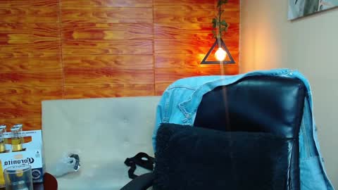 Snapshot of bastiaan_28 chatting on December 22, 6:17 am Bastian online show from December 22, 6:17 am