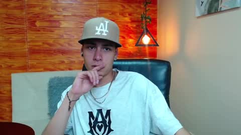 Snapshot of bastiaan_28 chatting on December 24, 11:55 pm Bastian online show from December 24, 11:55 pm