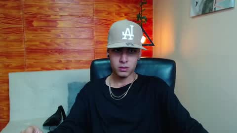 Snapshot of bastiaan_28 chatting on December 31, 7:53 am Bastian online show from December 31, 7:53 am