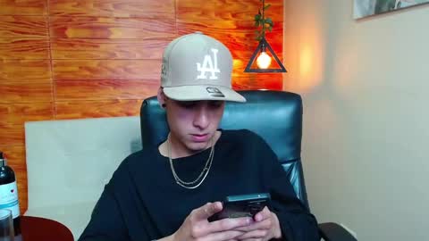 Snapshot of bastiaan_28 chatting on December 31, 10:58 am Bastian online show from December 31, 10:58 am