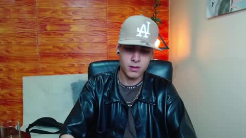 Snapshot of bastiaan_28 chatting on January 5, 8:11 am Bastian online show from January 5, 8:11 am