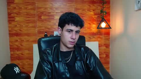 Snapshot of bastiaan_28 chatting on January 10, 7:04 am Bastian online show from January 10, 7:04 am