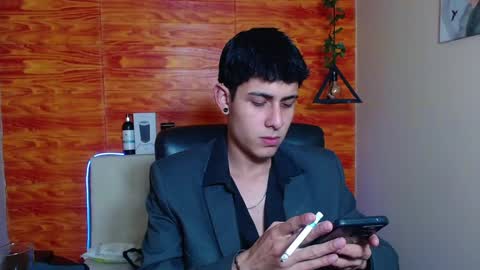 Snapshot of bastiaan_28 chatting on January 18, 4:04 am Bastian online show from January 18, 4:04 am