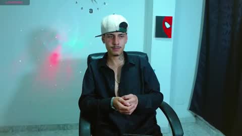 Snapshot of bastiaan_28 chatting on October 11, 11:47 pm Bastian online show from October 11, 11:47 pm