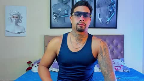 Snapshot of bastian_jones1 chatting on December 9, 12:23 am bastian_jones1 online show from December 9, 12:23 am