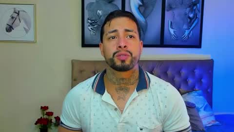 Snapshot of bastian_jones1 chatting on January 3, 8:22 pm bastian_jones1 online show from January 3, 8:22 pm