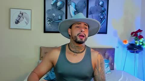 Snapshot of bastian_jones1 chatting on January 20, 12:04 am bastian_jones1 online show from January 20, 12:04 am