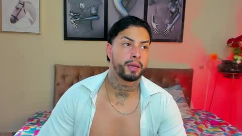 Snapshot of bastian_jones1 chatting on January 28, 6:28 pm bastian_jones1 online show from January 28, 6:28 pm