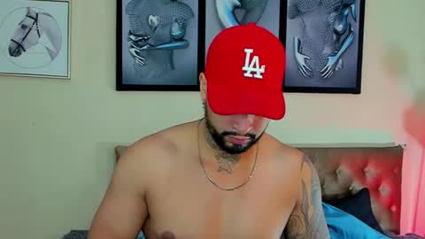 Snapshot of bastian_jones1 chatting on February 9, 8:34 pm bastian_jones1 online show from February 9, 8:34 pm