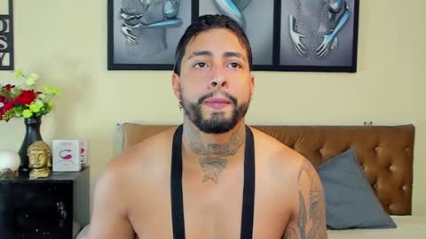 Snapshot of bastian_jones1 chatting on February 23, 11:04 pm bastian_jones1 online show from February 23, 11:04 pm