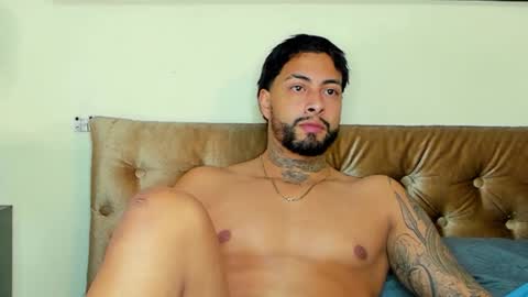 Snapshot of bastian_jones1 chatting on March 8, 9:39 am bastian_jones1 online show from March 8, 9:39 am