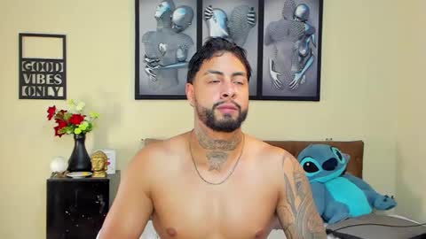 Snapshot of bastian_jones1 chatting on March 10, 1:23 am bastian_jones1 online show from March 10, 1:23 am