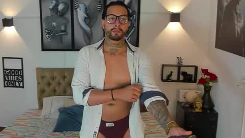 Snapshot of bastian_jones1 chatting on October 8, 12:41 am bastian_jones1 online show from October 8, 12:41 am