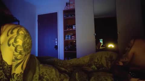 Snapshot of bastone66 chatting on November 16, 1:00 am bastone66 online show from November 16, 1:00 am