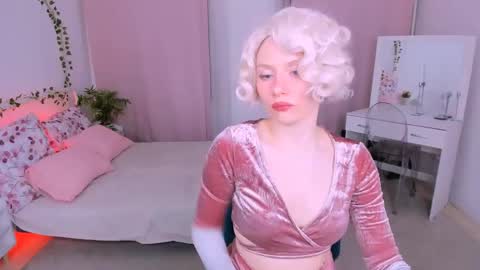 Ask me  online show from May 5, 11:29 am