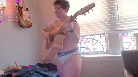 Snapshot of batemate_ chatting on December 15, 7:40 pm Matteo Amore online show from December 15, 7:40 pm