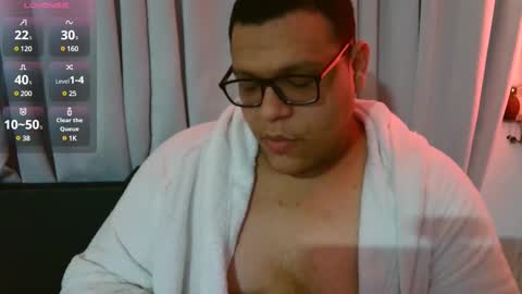 Snapshot of batman2430 chatting on February 9, 9:37 am brian online show from February 9, 9:37 am