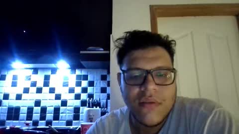 Snapshot of batman2430 chatting on September 22, 4:03 am brian online show from September 22, 4:03 am