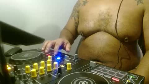 Snapshot of batorpapi chatting on February 19, 2:40 am Bator Papi online show from February 19, 2:40 am