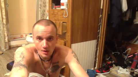 Snapshot of battlewolfxx chatting on December 14, 10:02 am battlewolfxx online show from December 14, 10:02 am