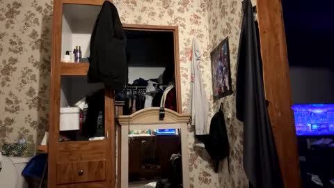 Snapshot of battlewolfxx chatting on December 29, 4:38 am battlewolfxx online show from December 29, 4:38 am