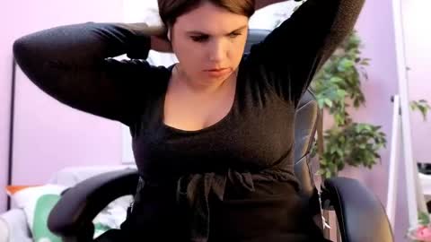 battymoll online show from April 16, 9:39 pm