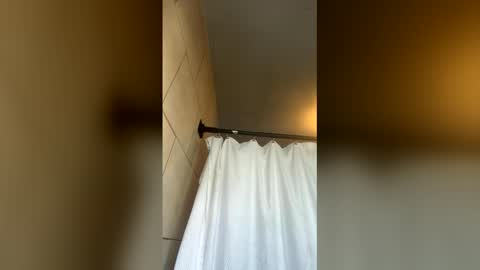baybigurl1121 online show from May 29, 6:17 pm