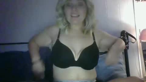 Baylee online show from November 30, 7:56 am