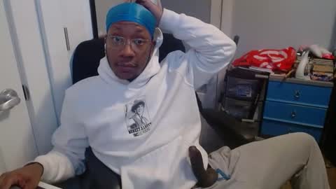 Racks online show from February 19, 7:54 pm