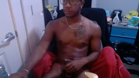Snapshot of bbc_elrey chatting on June 25, 4:01 am Racks online show from June 25, 4:01 am