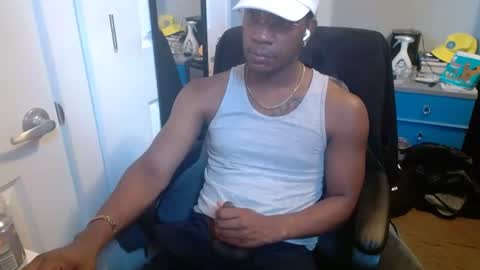 Snapshot of bbc_elrey chatting on June 25, 6:45 pm Racks online show from June 25, 6:45 pm