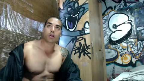 Justin online show from April 12, 5:40 pm