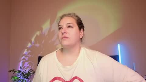 Love online show from April 3, 7:23 pm