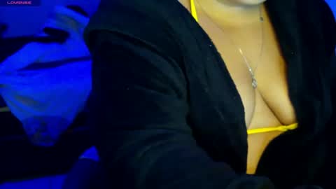 Snapshot of bbwroyalttty chatting on June 28, 12:16 am The girl next door online show from June 28, 12:16 am
