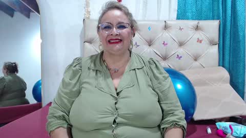 Snapshot of bbwsalome chatting on December 28, 11:59 pm Salome online show from December 28, 11:59 pm